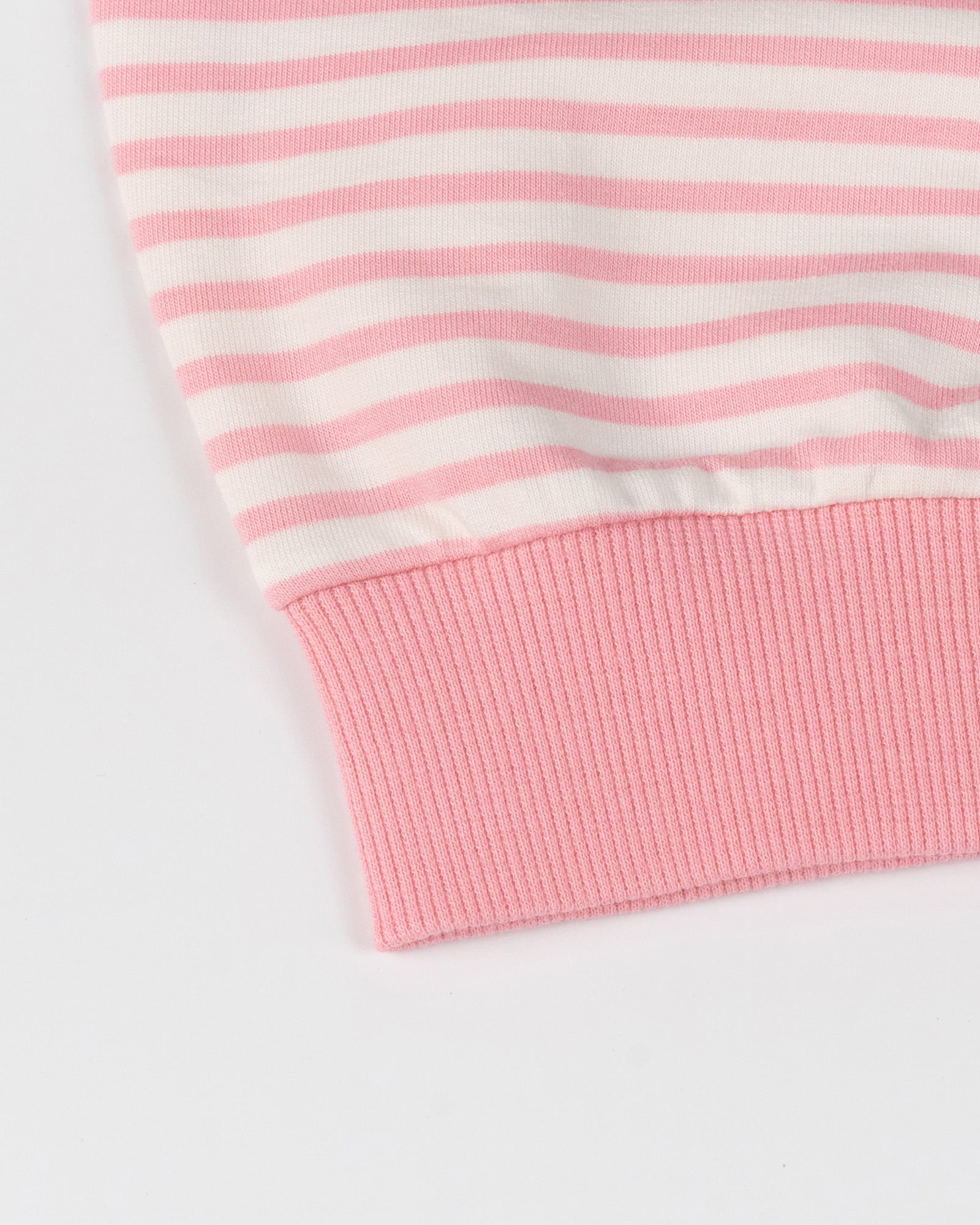 Bộ đồ dài dáng rộng vải nỉ da cá cotton bé gái U1341