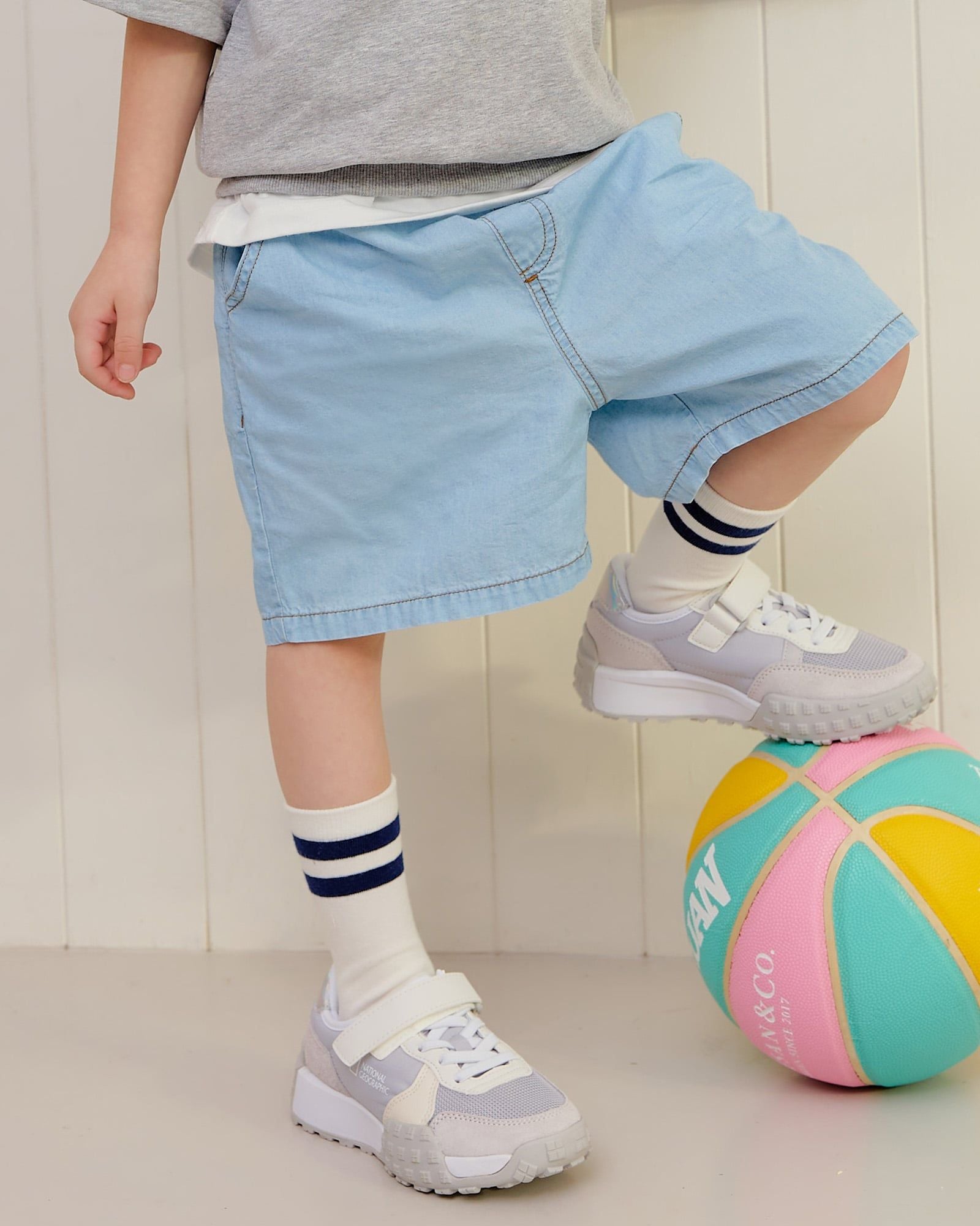 Quần short siêu nhẹ vải denim cotton mỏng mềm mại U950X