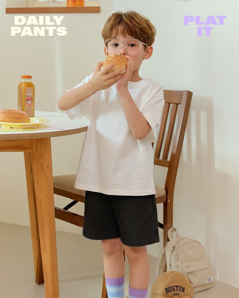 Quần short ngang gối vải cotton spandex cho bé trai và bé gái U950T