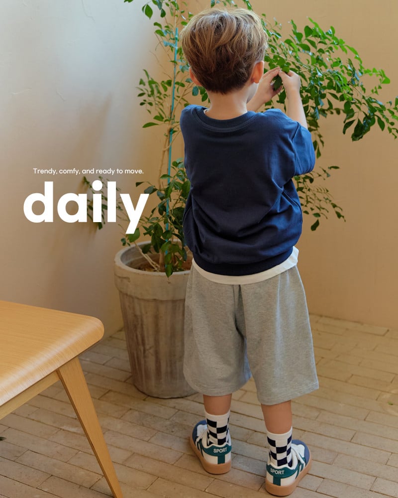 Quần short Bermuda dài qua gối vải cotton spandex U950U