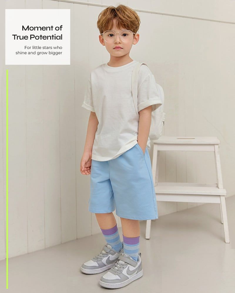 Quần short Bermuda dài qua gối vải cotton spandex U950U