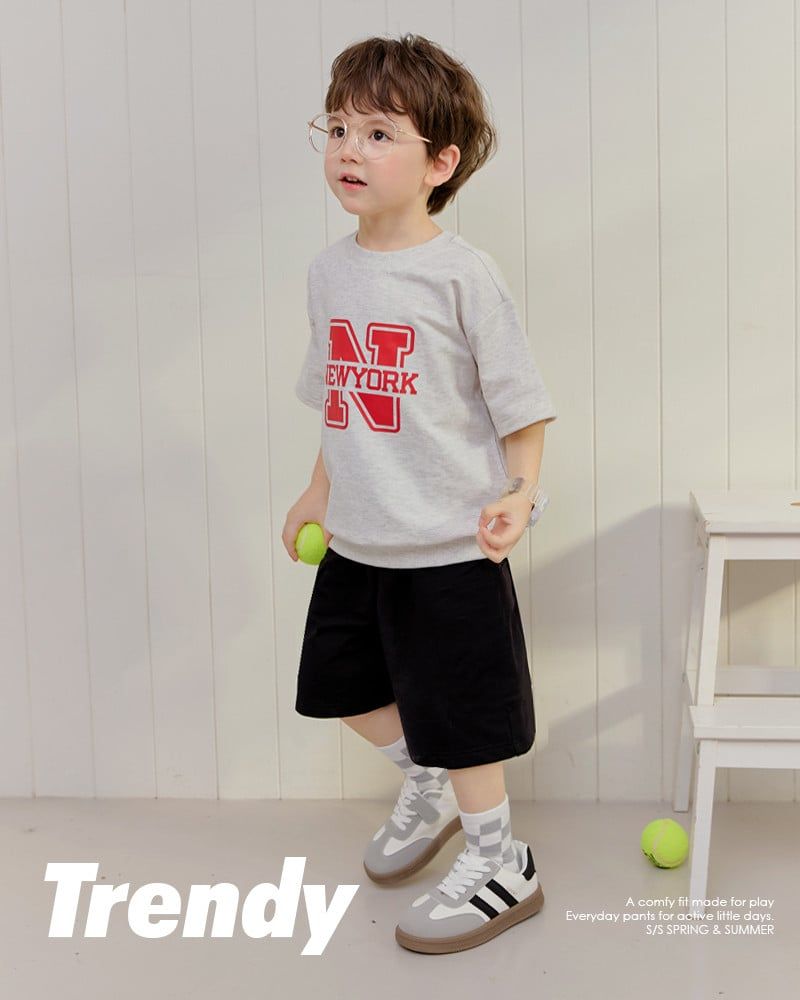 Quần short Bermuda dài qua gối vải cotton spandex U950U