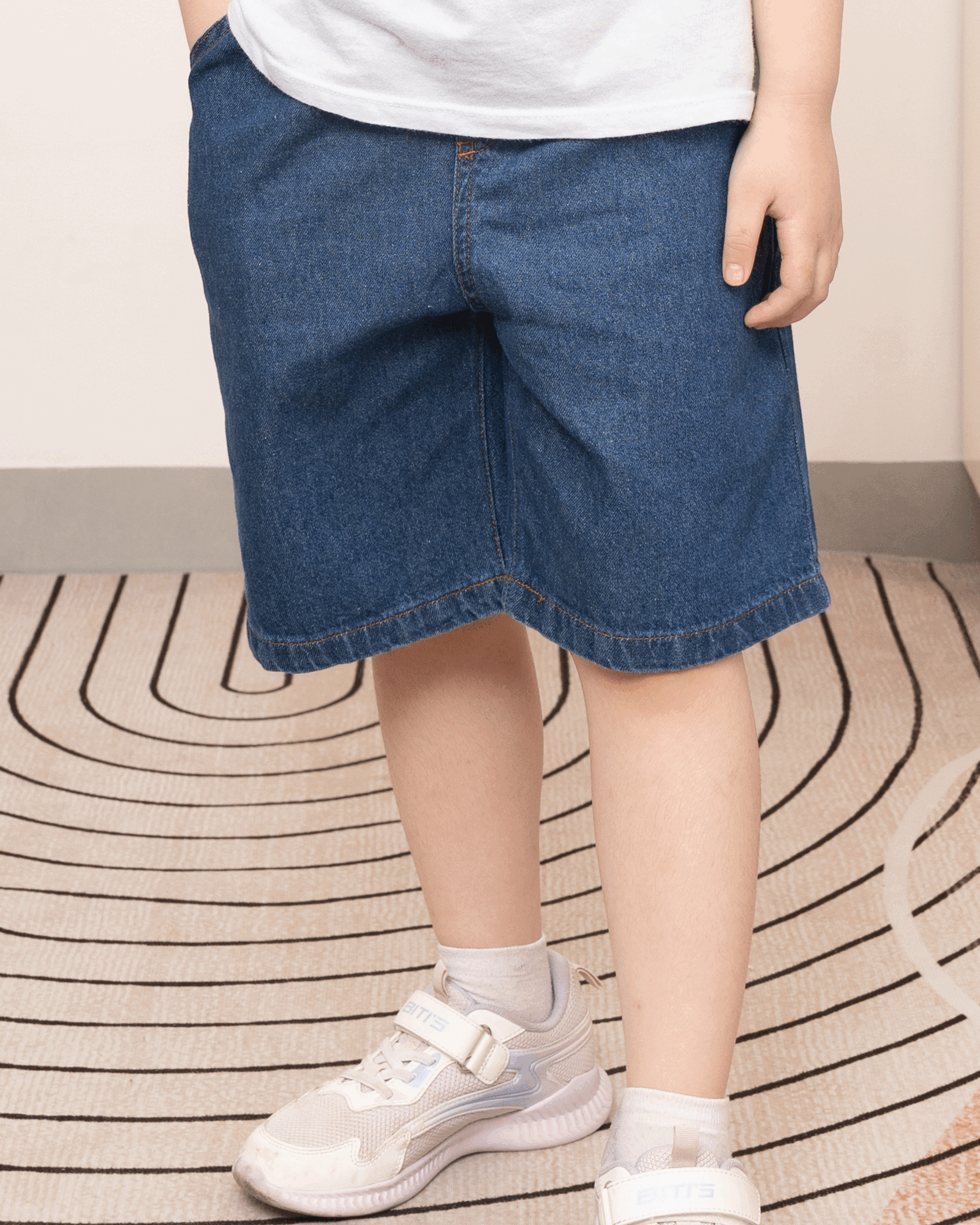 Quần short jean dài qua gối ống suông bé trai và bé gái U951A