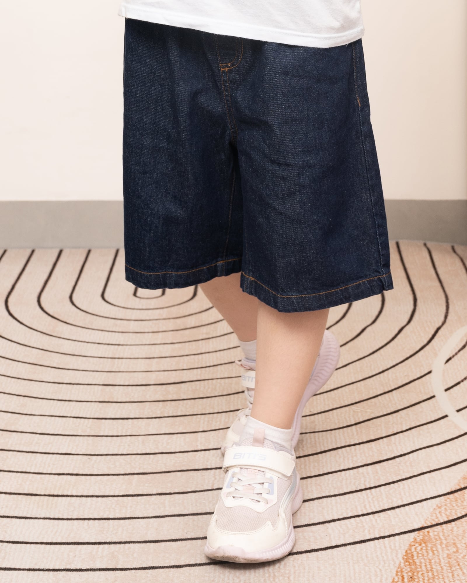 Quần short jean dài qua gối ống suông bé trai và bé gái U951A