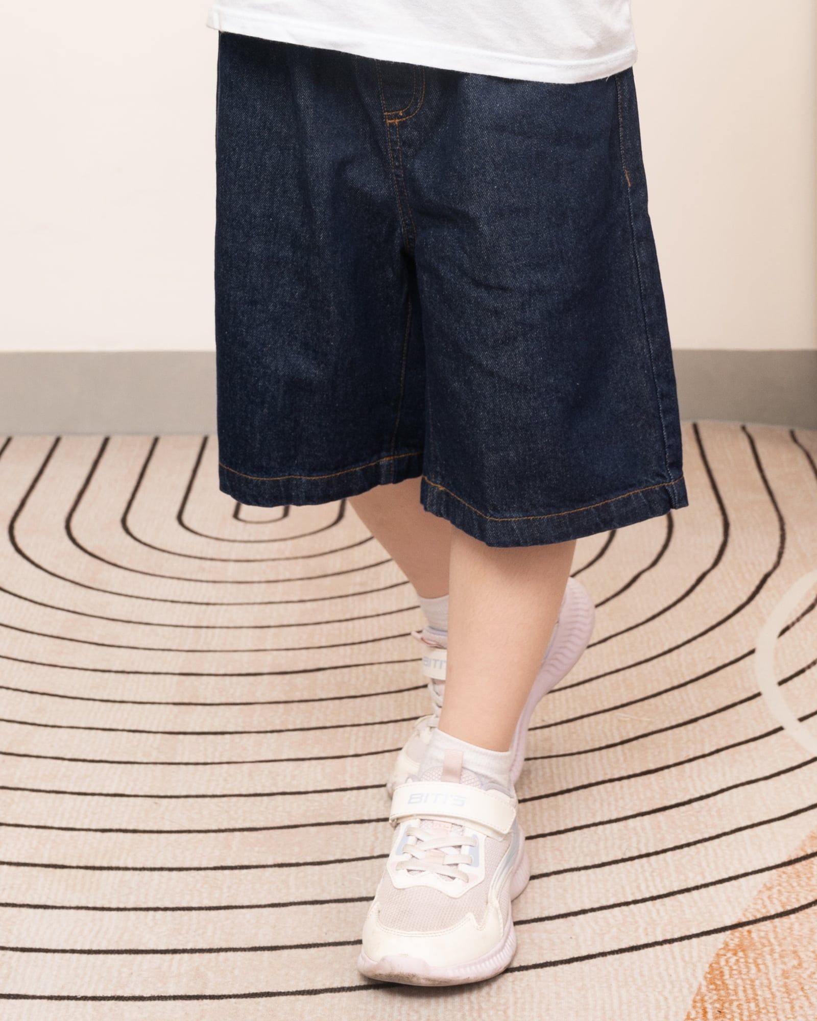 Quần short jean dài qua gối ống suông bé trai và bé gái U951A