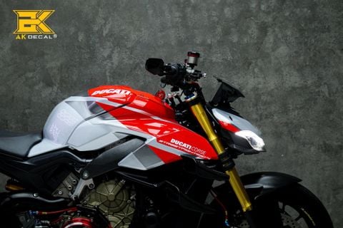 DUCATI STREETFIGHTER V4 - 0726