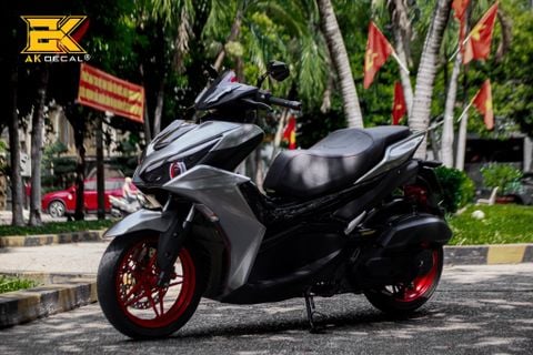 YAMAHA NVX 155 - wrap Grey Lambor