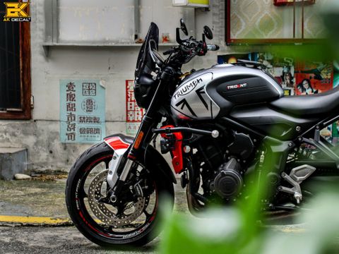 TRIUMPH TRIDENT - 3425