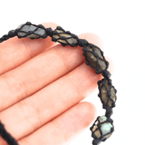 Vòng tay macrame 5 viên đá Xà Cừ thô – Năng lượng huyền bí