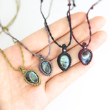 Vòng Cổ Macrame Đá Xà Cừ mang năng lượng sáng tạo kì diệu