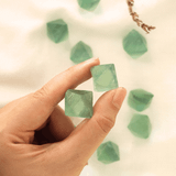 Green Fluorite thô hình cắt giác mang năng lượng tình yêu và bình yên