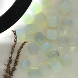 Đá Opalite Ánh Trăng – Mang Lại Bình Yên & May Mắn