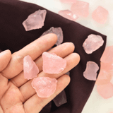 Thạch Anh Hồng (Rose Quartz) là viên đá biểu tượng của tình yêu