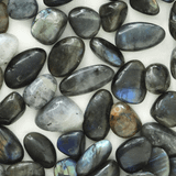 Labradorite (Đá Xà Cừ) mang năng lượng sáng tạo