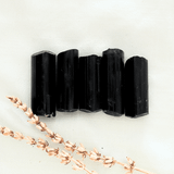 đá black tourmaline thô trụ dài