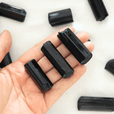 đá black tourmaline thô trụ dài
