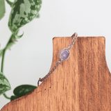 Vòng tay macrame Blue Lace Agate kết hợp đá Xà Cừ – Bình Yên Và sáng tạo