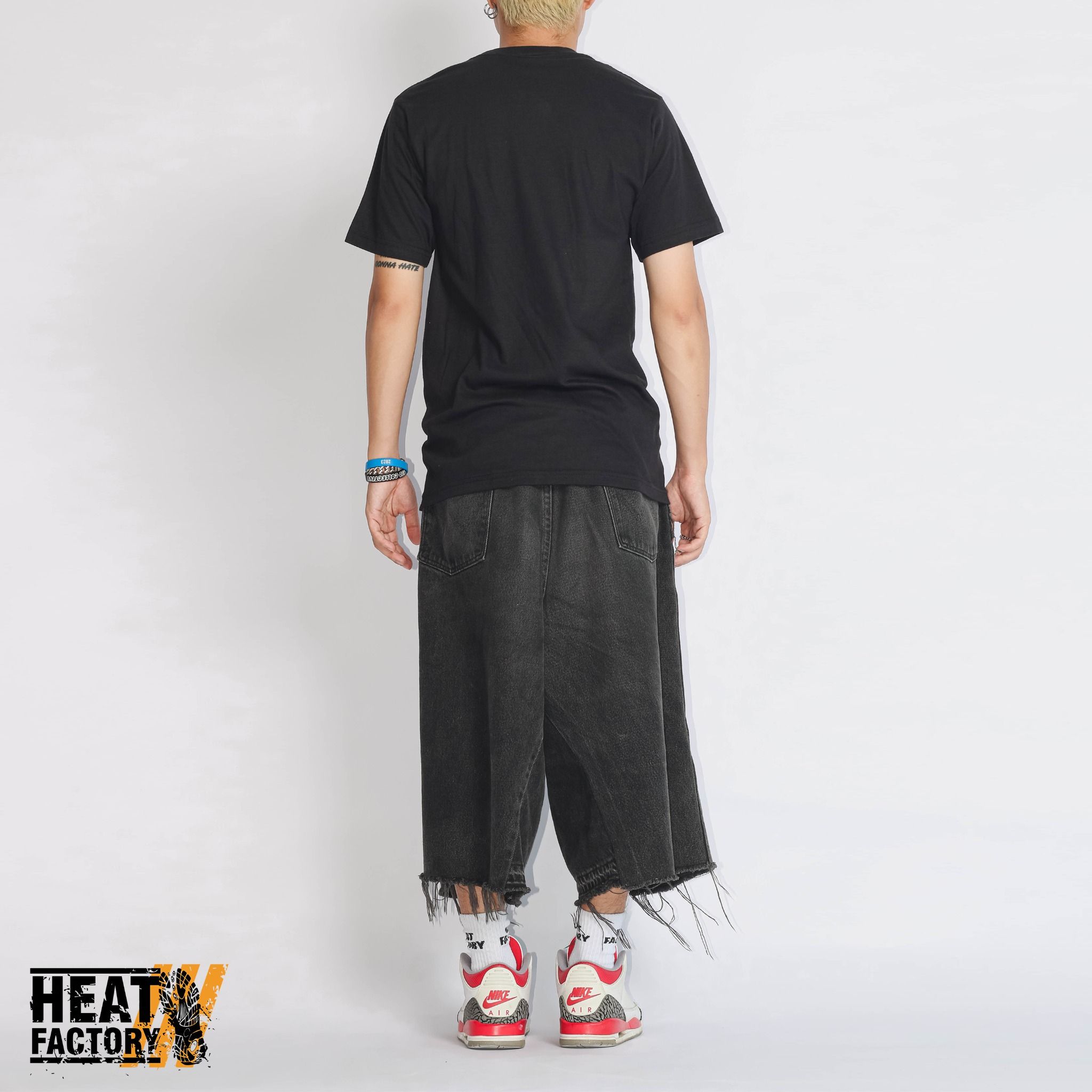  Supreme Tee Bedroom (Black) 