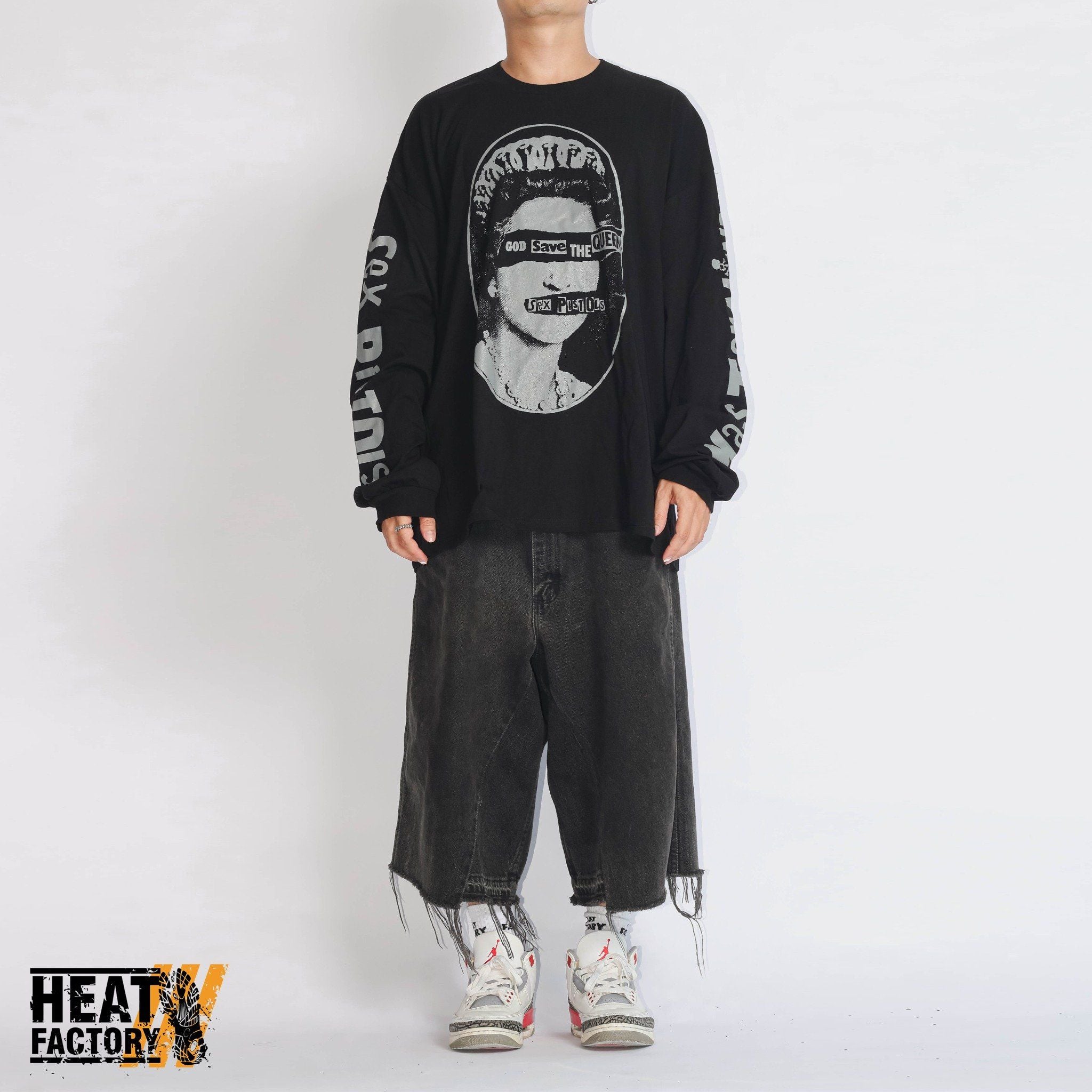  Mastermind x Sex Pistols God Save The Queen Long Tee (Black) 