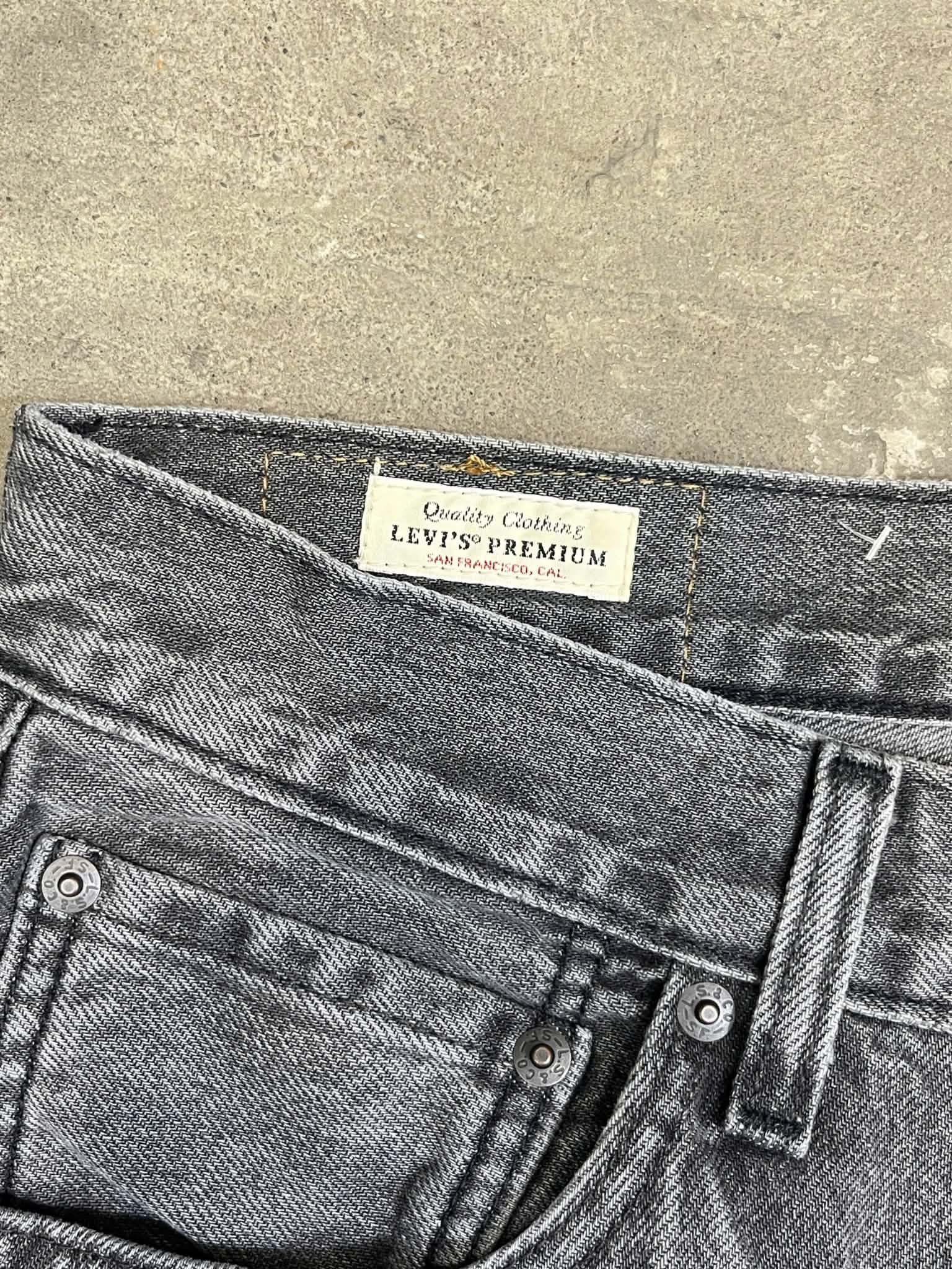  Levi's Jeans 567 (Grey) (Used) 