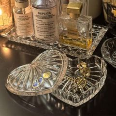 HỘP ĐỰNG TRANG SỨC PHA LÊ HÌNH TRÁI TIM CRYSTAL 11CM