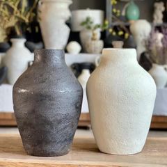 BÌNH HOA TRANG TRÍ RUSTIC MÀU ĐEN