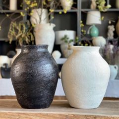 BÌNH HOA TRANG TRÍ RUSTIC MÀU ĐEN