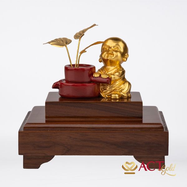 Quà tặng Tượng Chú Tiểu Bên Chậu Vạn Niên dát vàng 24k ACT GOLD ISO 9001:2015