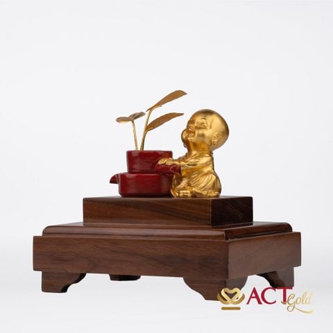 Quà tặng Tượng Chú Tiểu Bên Chậu Vạn Niên dát vàng 24k ACT GOLD ISO 9001:2015