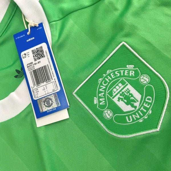 ÁO BÓNG ĐÁ MANCHESTER UNITED 2025/26 CHÍNH HÃNG THỦ MÔN THỨ 3 FAN JP3055