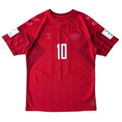 ÁO BÓNG ĐÁ ĐAN MẠCH 2022/23 CHÍNH HÃNG SÂN NHÀ FAN 218713 - NAME PATCH WORLD CUP ERIKSEN
