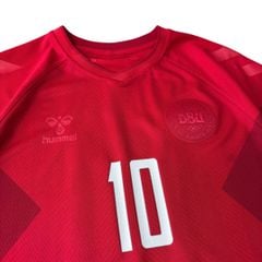 ÁO BÓNG ĐÁ ĐAN MẠCH 2022/23 CHÍNH HÃNG SÂN NHÀ FAN 218713 - NAME PATCH WORLD CUP ERIKSEN