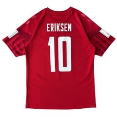 ÁO BÓNG ĐÁ ĐAN MẠCH 2022/23 CHÍNH HÃNG SÂN NHÀ FAN 218713 - NAME PATCH WORLD CUP ERIKSEN