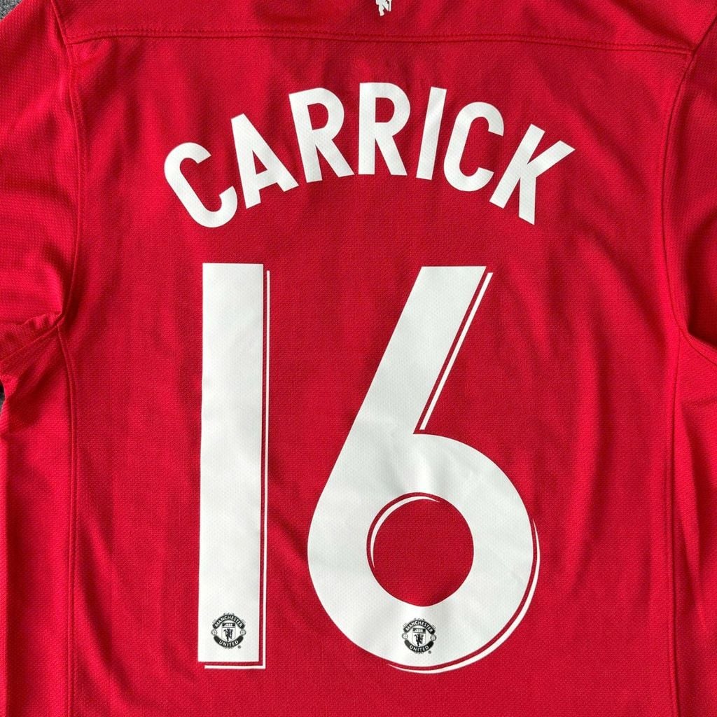 ÁO BÓNG ĐÁ MANCHESTER UNITED 2011/12 CHÍNH HÃNG SÂN NHÀ PLAYER 423932-623 - NAME PATCH EUROPA LEAGUE CARRICK