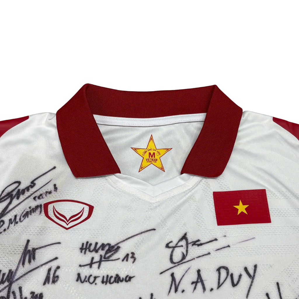 ÁO BÓNG ĐÁ VIỆT NAM 2021 SÂN KHÁCH CHÍNH HÃNG PLAYER + PATCH FIFA FUTSAL WORLD CUP LITHUANIA 2021 + CHỮ KÍ CẦU THỦ