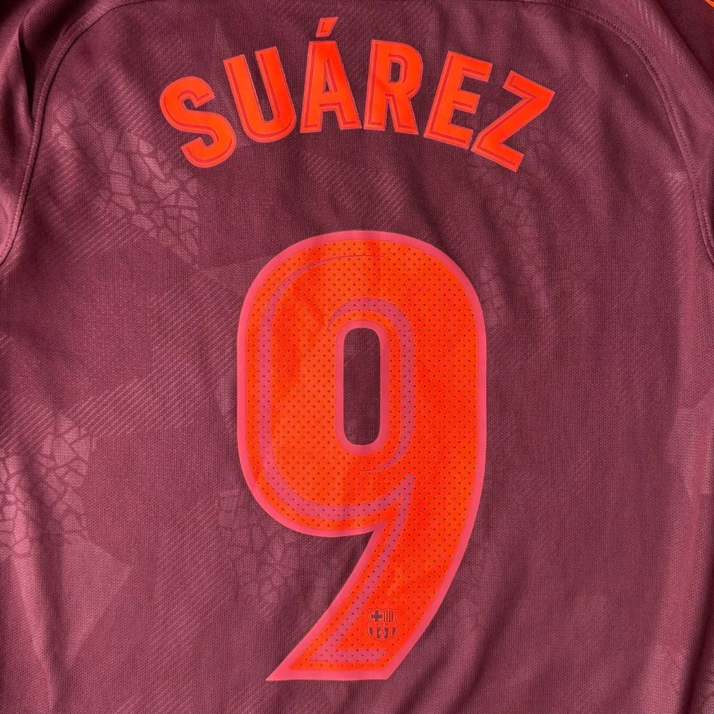 ÁO BÓNG ĐÁ BARCELONA 2017/18 CHÍNH HÃNG SÂN KHÁCH THỨ BA FAN 847253-683 - NAME PATCH UEFA SUAREZ