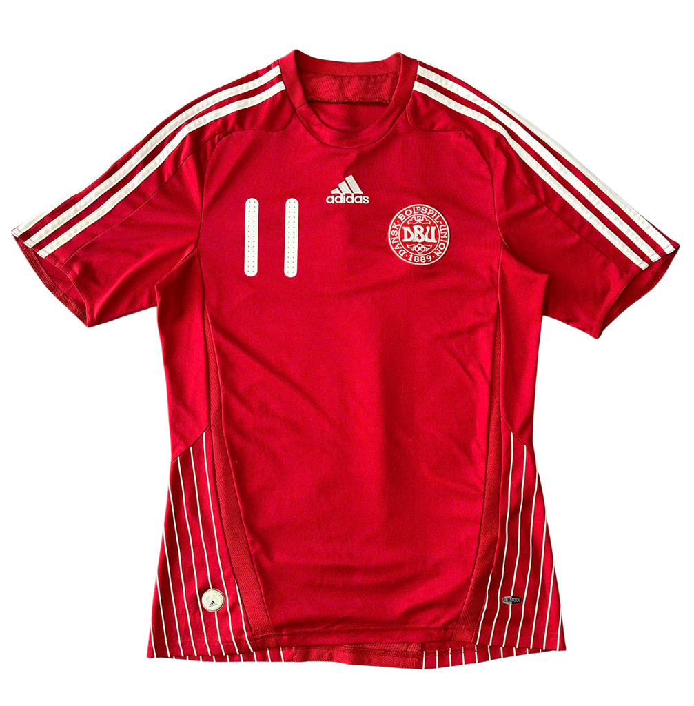 ÁO BÓNG ĐÁ TUYỂN ĐAN MẠCH 2008/10 CHÍNH HÃNG SÂN NHÀ BẢN FAN NAMESET BENDTNER 11 - 624045 - 9/10