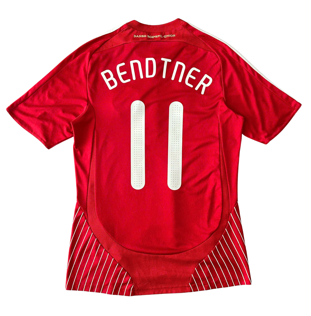 ÁO BÓNG ĐÁ TUYỂN ĐAN MẠCH 2008/10 CHÍNH HÃNG SÂN NHÀ BẢN FAN NAMESET BENDTNER 11 - 624045 - 9/10