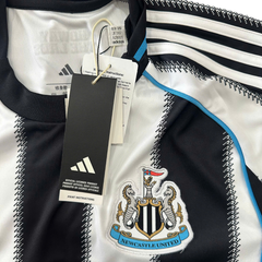 ÁO BÓNG ĐÁ NEWCASTLE UNITED 2025/26 SÂN NHÀ CHÍNH HÃNG BẢN FAN JI7382