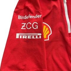 ÁO POLO F1 SCUDERIA FERRARI TEAM 2025 FAN AUTHENTIC - 763602 - 01