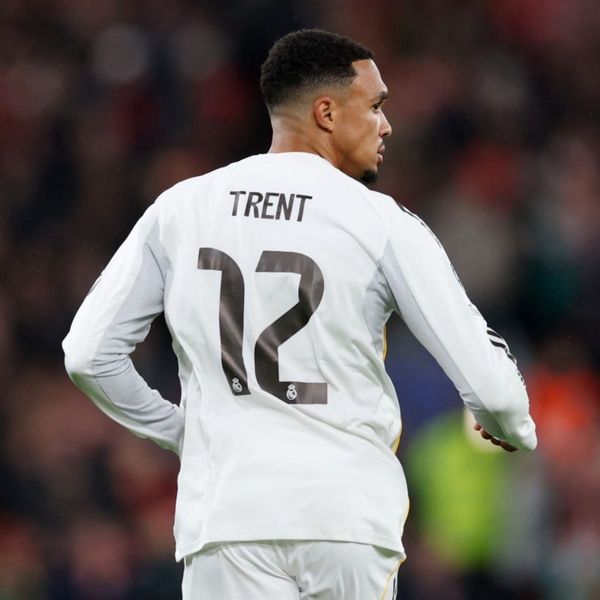 NAMESET TRENT 12 AUTHENTIC REAL MADRID SÂN NHÀ 2025/26 CUP
