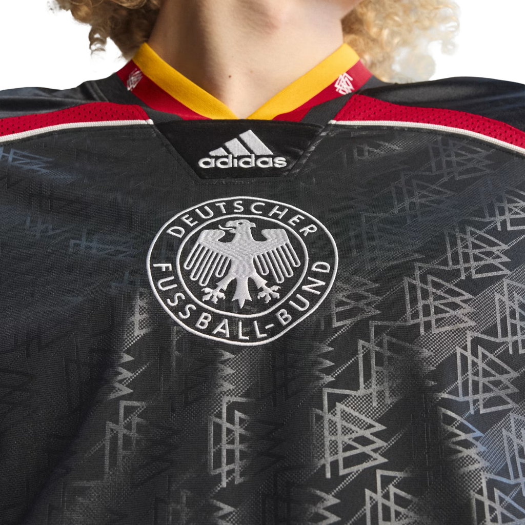 ÁO BÓNG ĐÁ BRINGBACK REMIXED ĐỨC - KD5980