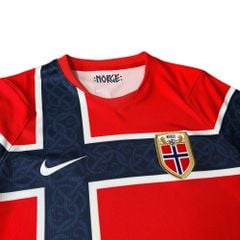 ÁO BÓNG ĐÁ NA UY WC2026 SÂN NHÀ CHÍNH HÃNG FAN -- IB5316-673