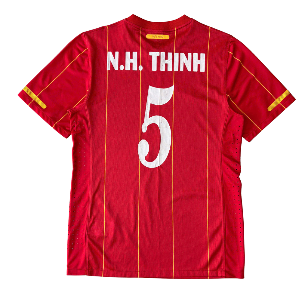 ÁO BÓNG ĐÁ VIỆT NAM 2010 SÂN NHÀ CHÍNH HÃNG PLAYER + N.H.THINH #5 - NGÔ HOÀNG THỊNH