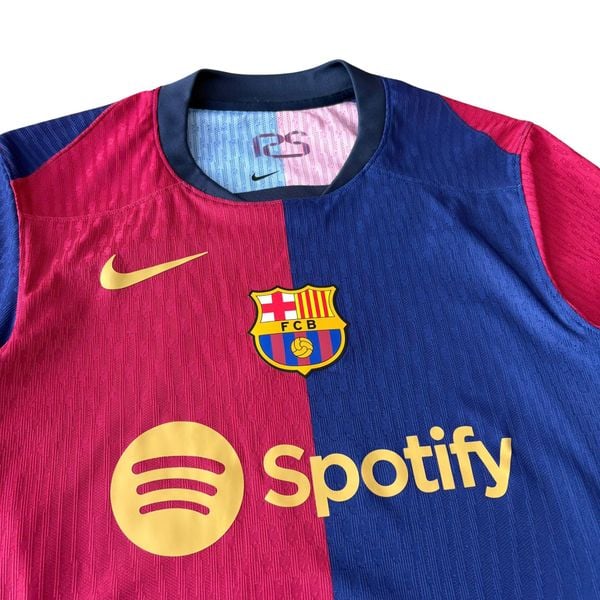ÁO BÓNG ĐÁ BARCELONA 2024/25 SÂN NHÀ CHÍNH HÃNG PLAYER -- FN8775-455