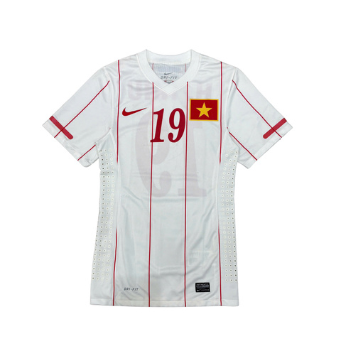 ÁO BÓNG ĐÁ VIỆT NAM 2010 SÂN KHÁCH CHÍNH HÃNG PLAYER #19 H.NHU + CHỮ KÍ