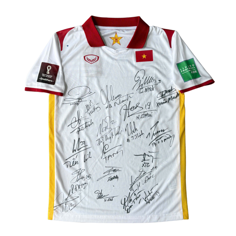 ÁO BÓNG ĐÁ VIỆT NAM 2021 SÂN KHÁCH CHÍNH HÃNG PLAYER + PATCH VÒNG LOẠI WORLD CUP 2022 + CHỮ KÍ CẦU THỦ