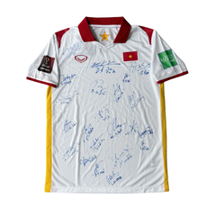 ÁO BÓNG ĐÁ VIỆT NAM 2021 SÂN KHÁCH CHÍNH HÃNG PLAYER + PATCH VÒNG LOẠI WORLD CUP 2022 + CHỮ KÍ CẦU THỦ