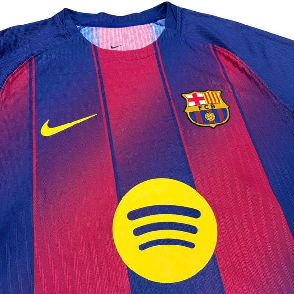 ÁO BÓNG ĐÁ BARCELONA 2025/26 SÂN NHÀ CHÍNH HÃNG PLAYER - PATCH C1 + LAMINE YAMAL #10 - HJ4544-456