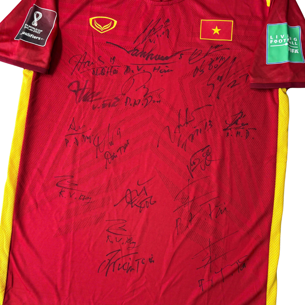 ÁO BÓNG ĐÁ VIỆT NAM 2021 SÂN NHÀ CHÍNH HÃNG PLAYER + PATCH VÒNG LOẠI WORLD CUP 2022 + CHỮ KÍ CẦU THỦ